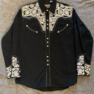 Scully brand high end western dress shirt. Very sturdy and beautiful embroidery